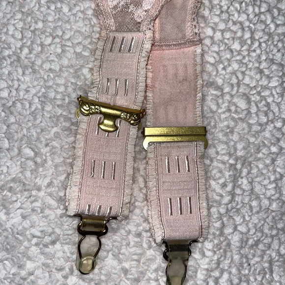 COPY - Victoria’s Secret Garter Belt Size:M/L - Picture 3 of 6